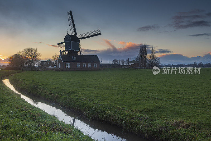 Grote Molen(大磨坊)位于荷兰Hazerswoude附近